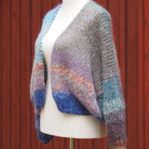 Buntmelierte Strickjacke