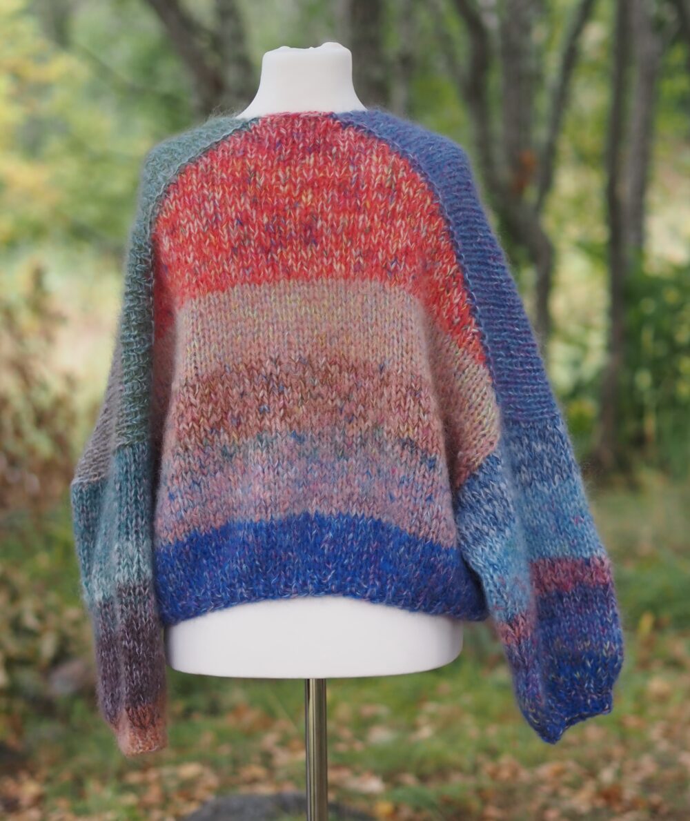Buntmelierte Strickjacke