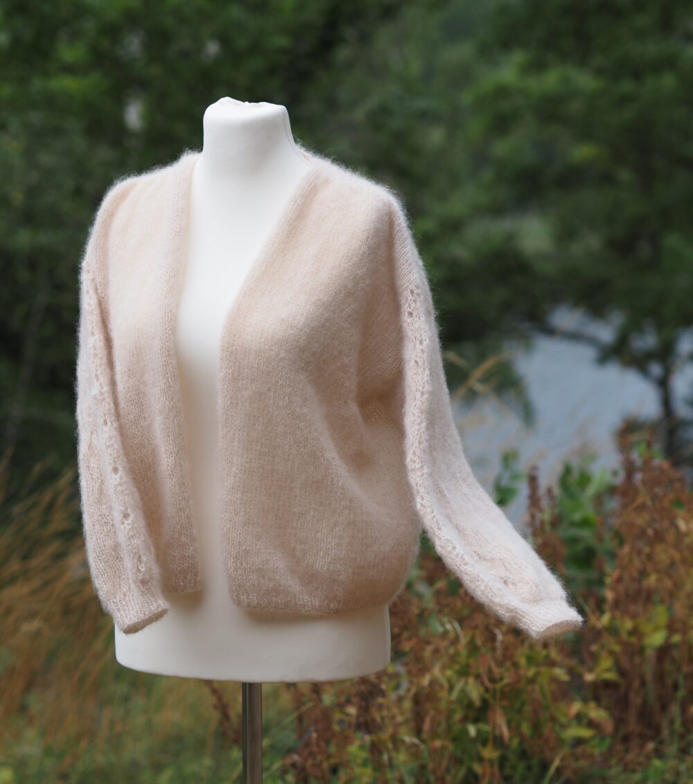 Spitzen-Strickjacke in Creme