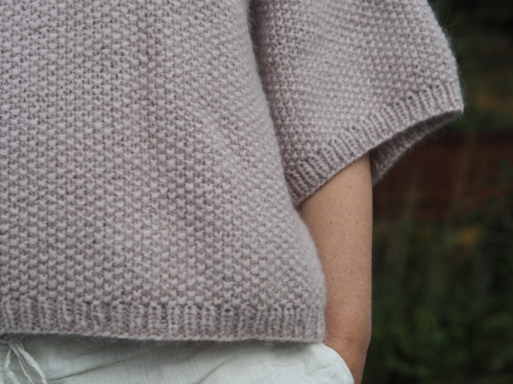 Rose2 Kurzarm-Pullover mit V-Ausschnitt